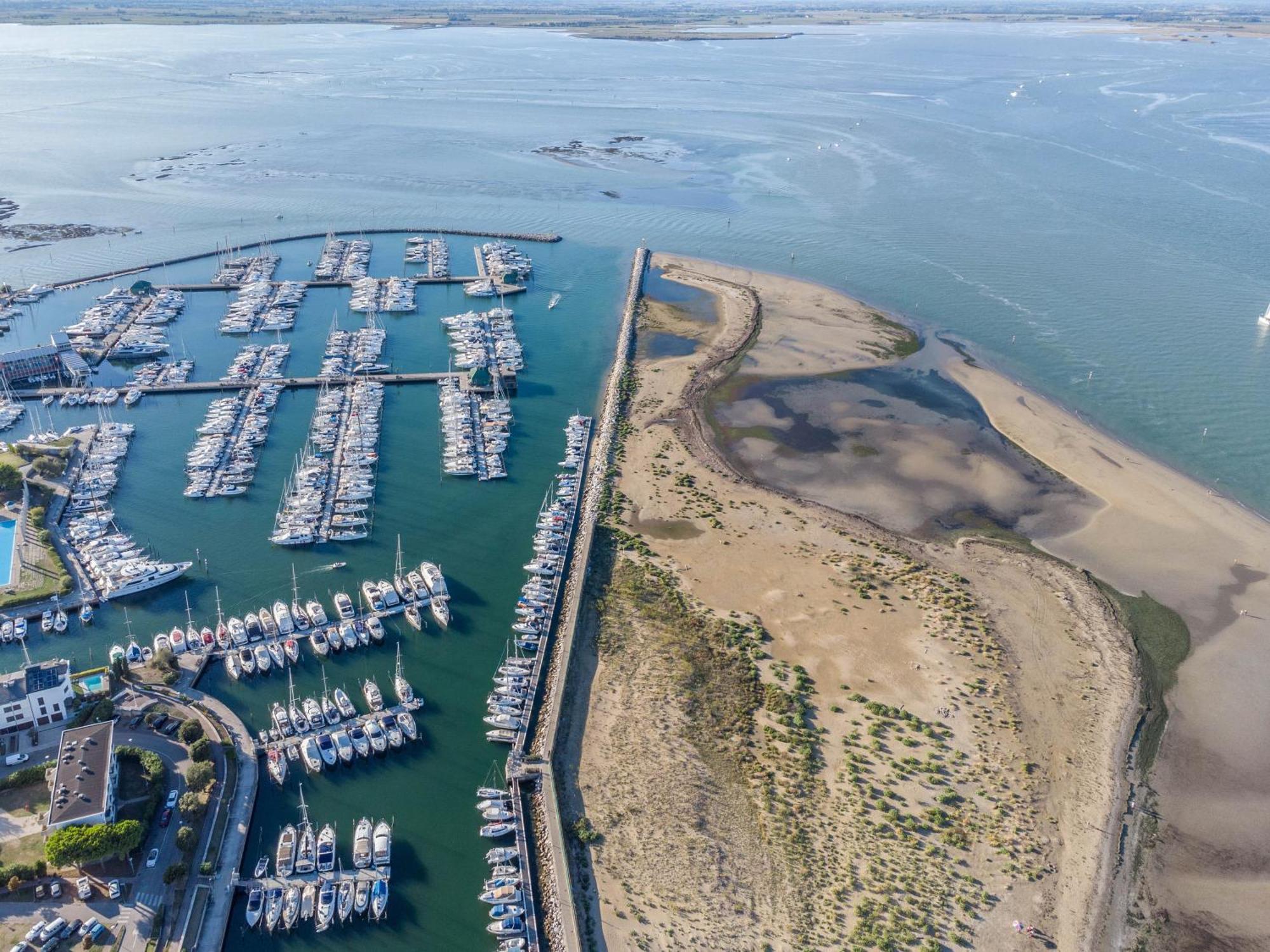 La Terrazza Sul Faro Apartment Lignano Sabbiadoro Bagian luar foto